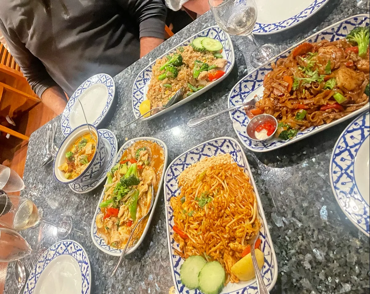 Pad Thai Noodles with Chicken Pad Thai