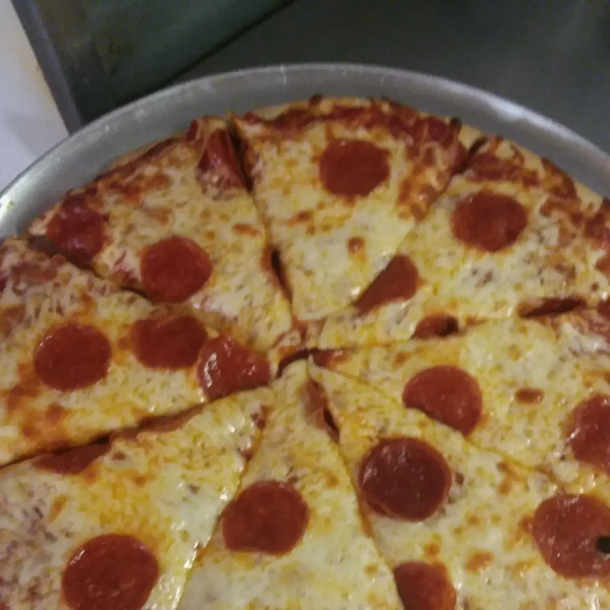 Large Pepperoni Pizza
