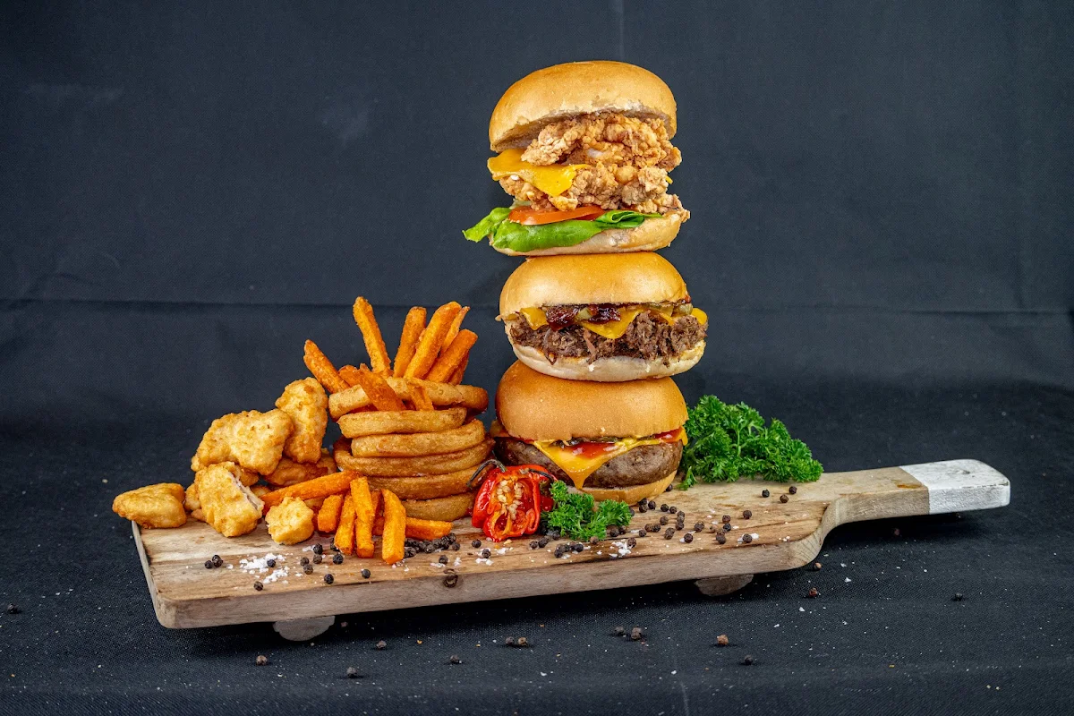Highlights, Jerrys Burgers