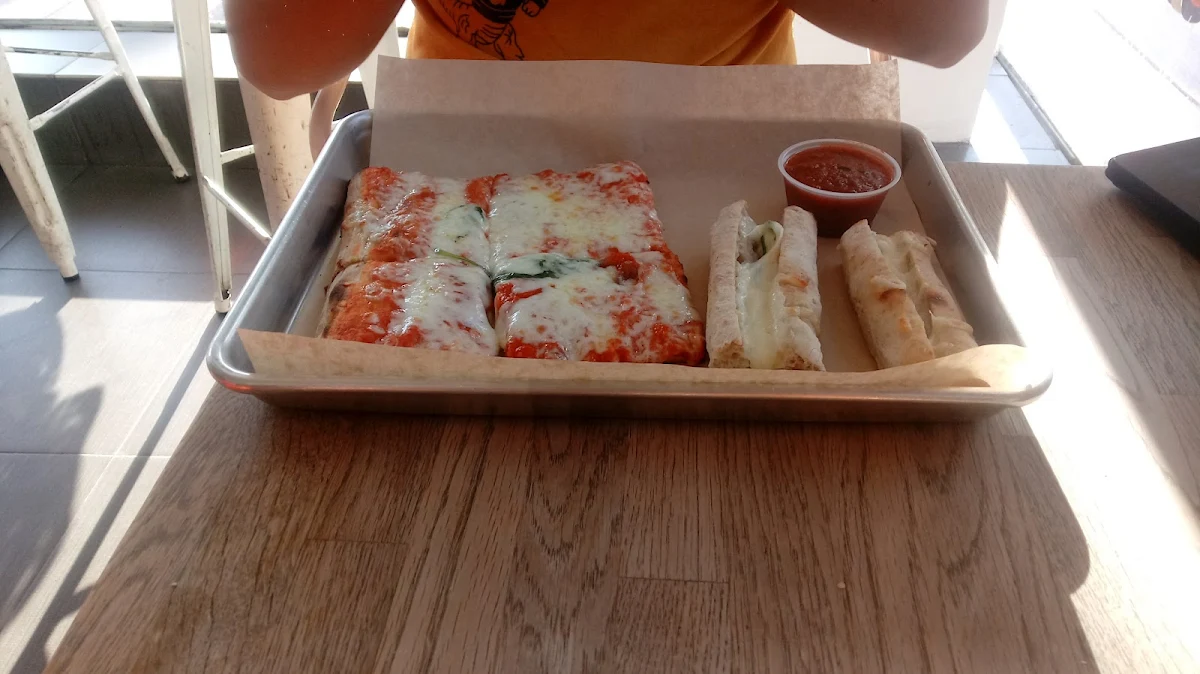 Cheese Pizza & Garlic Bread with Cheese