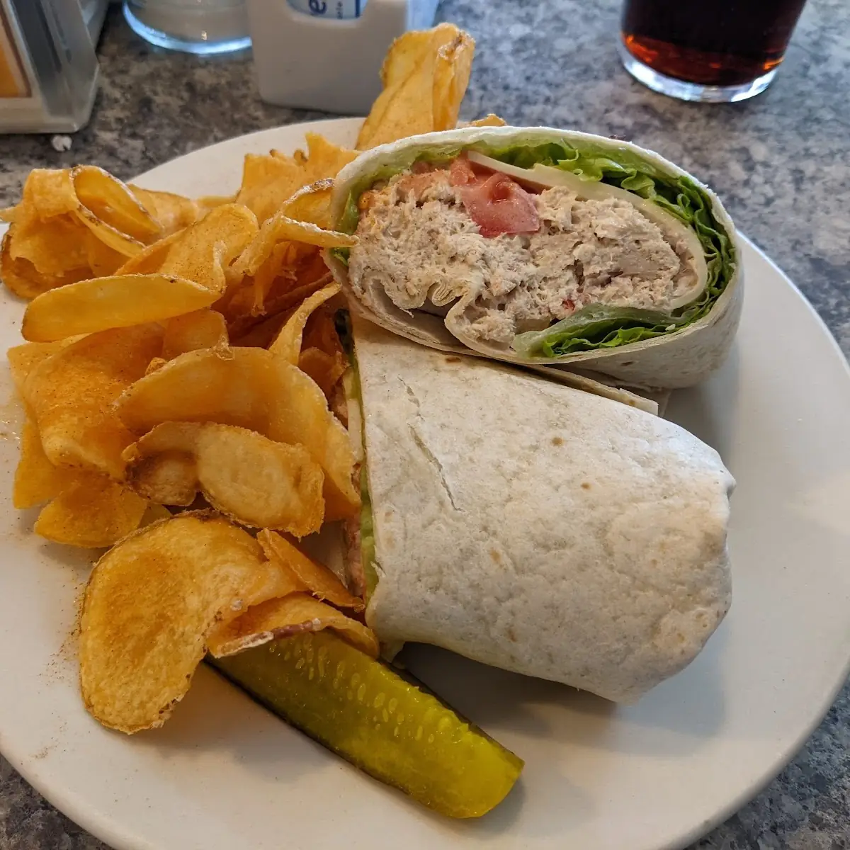 Tuna Roll with Chips