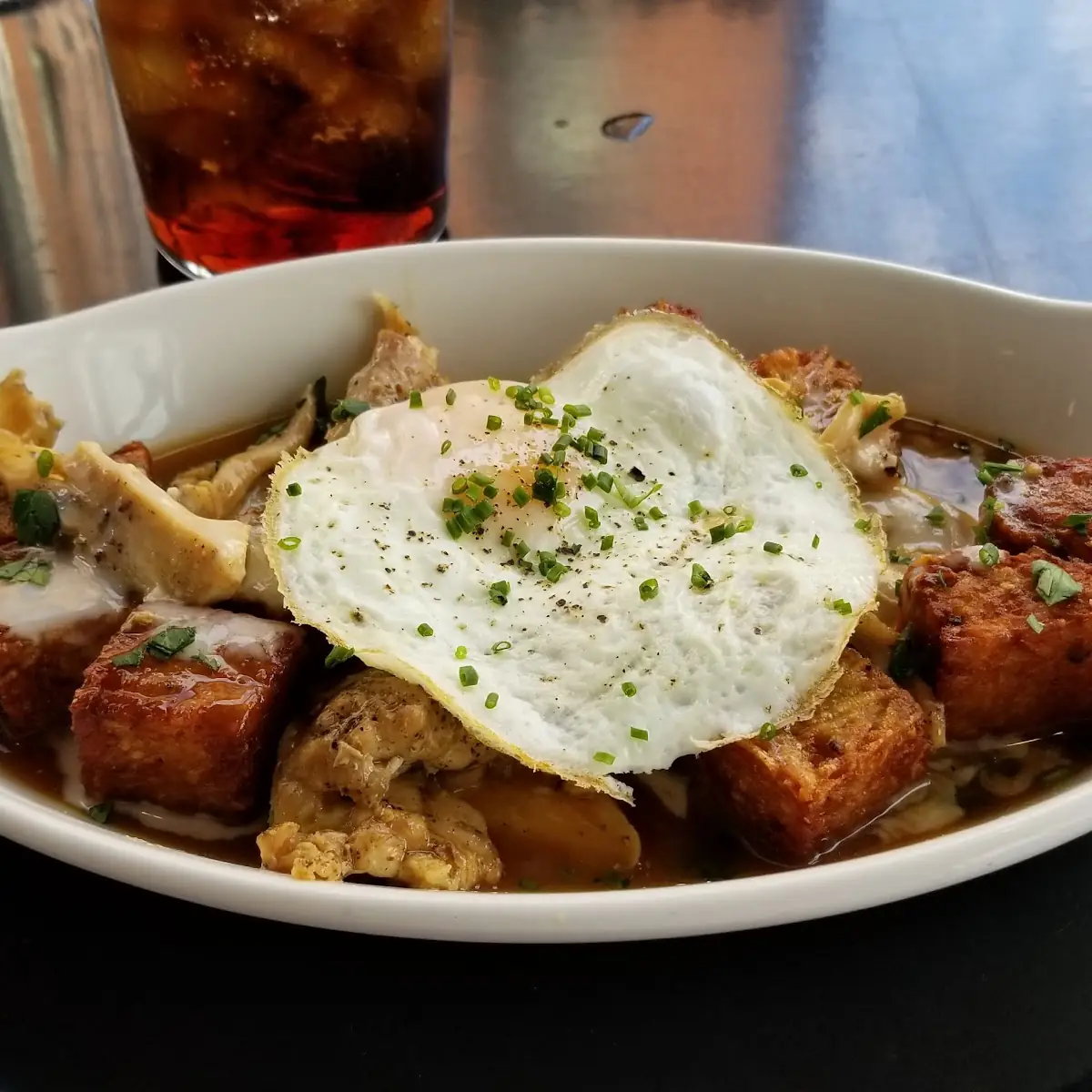 Hash Browns & Chicken Confit with Gravy