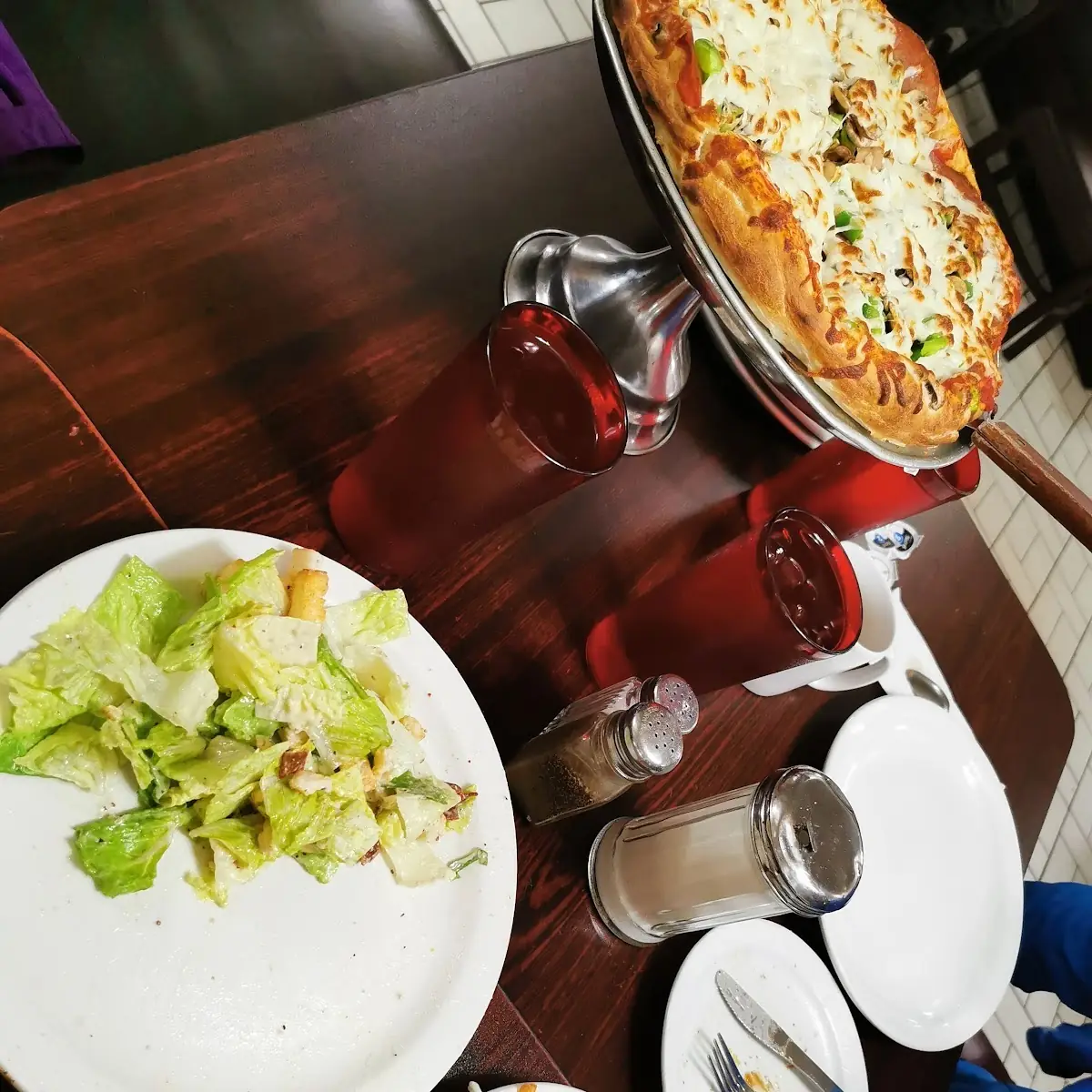 Highlights, Tincap Restaurant & Plaza