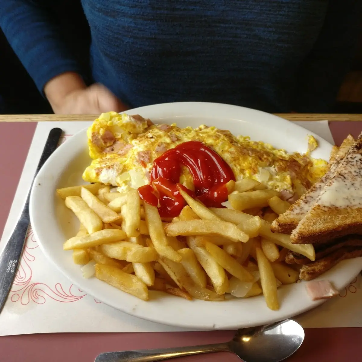 Highlights, Tincap Restaurant & Plaza