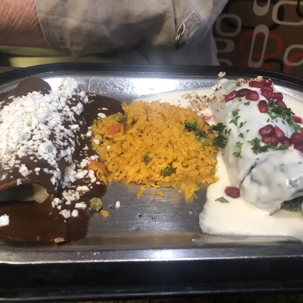 Pollo En Mole Sauce