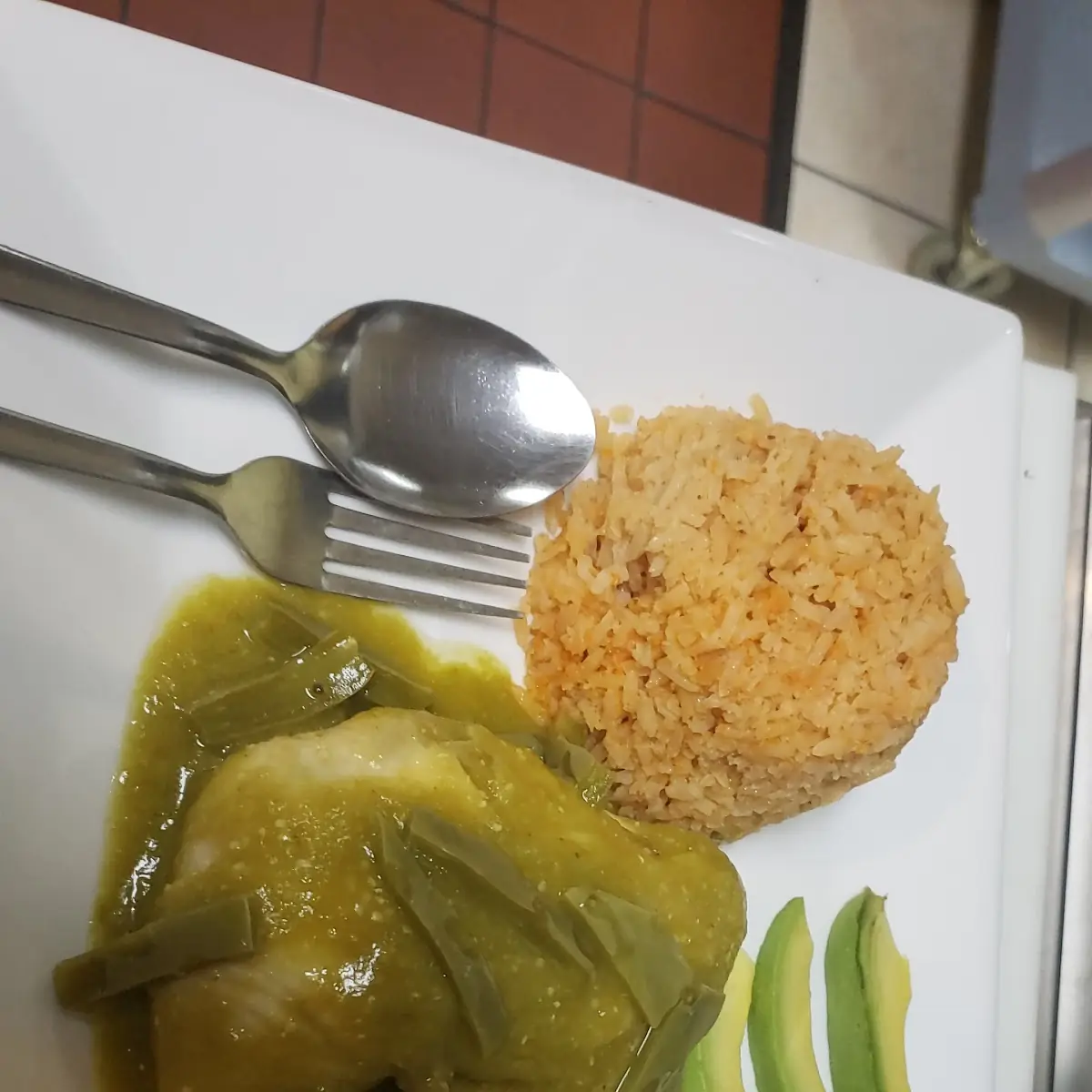 Pollo En Salsa Verde