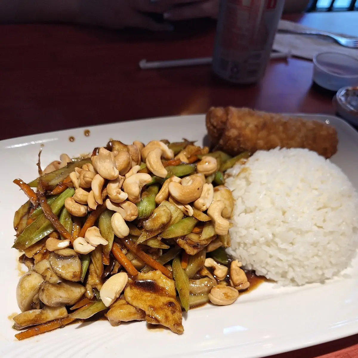 Cashew Chicken with White Rice