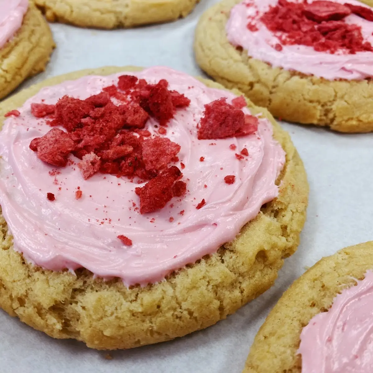 Strawberry Cheesecake Cookie 4 Oz