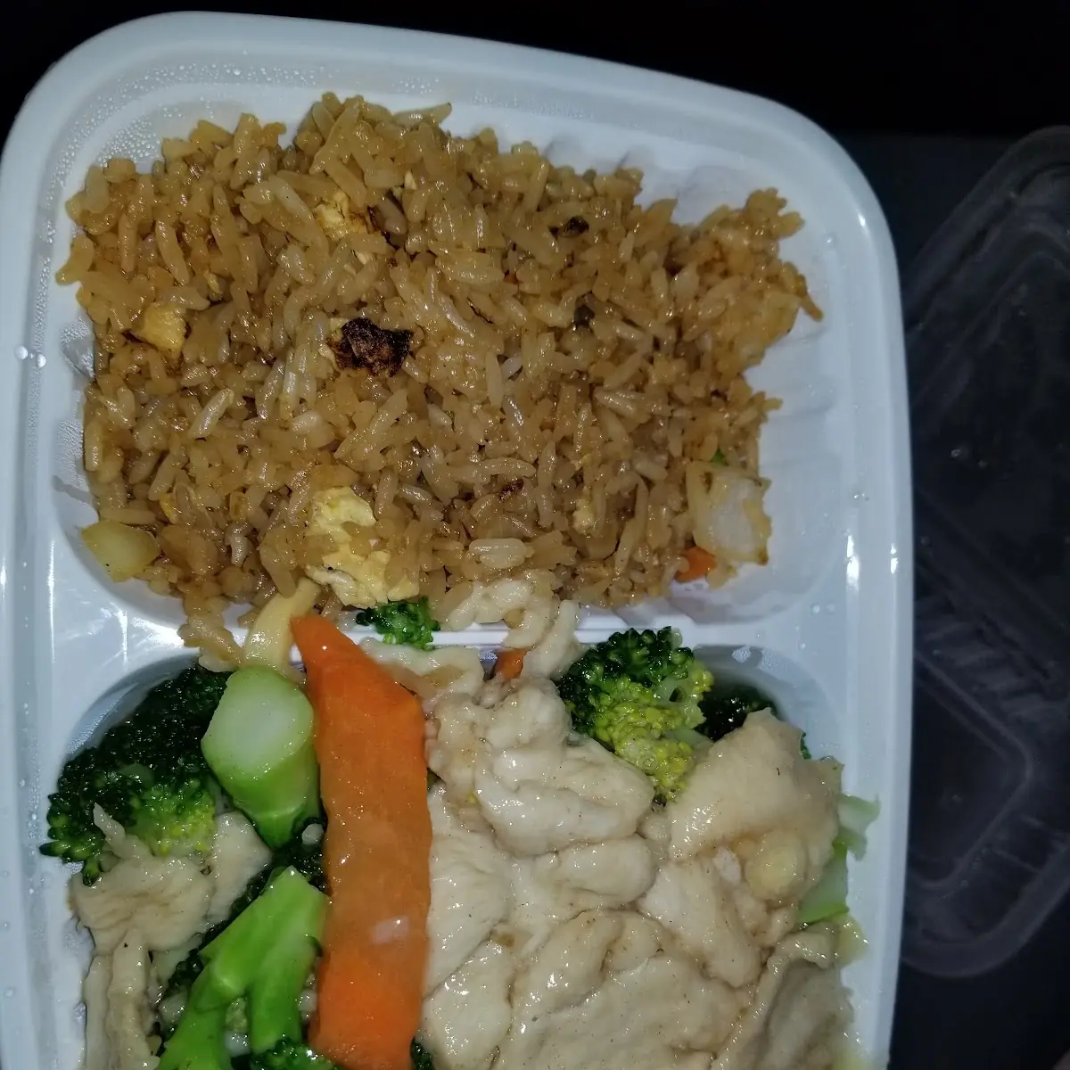 Chicken with Broccoli Combination Platter