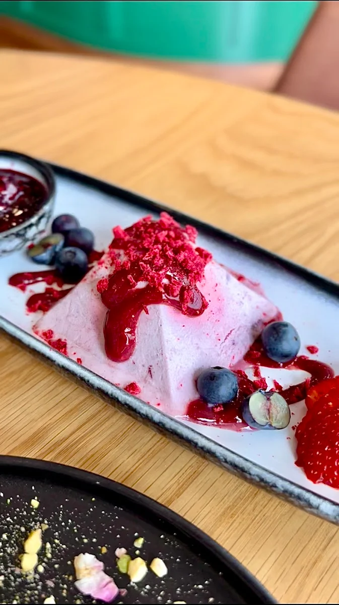 Mixed Berry Parfait, Third Space Cafetorium