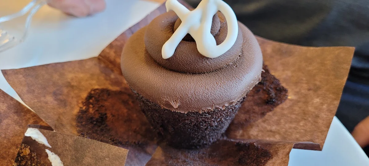 4" Special Occasion Cake - Chocolate Flip - 48 Hr Notice