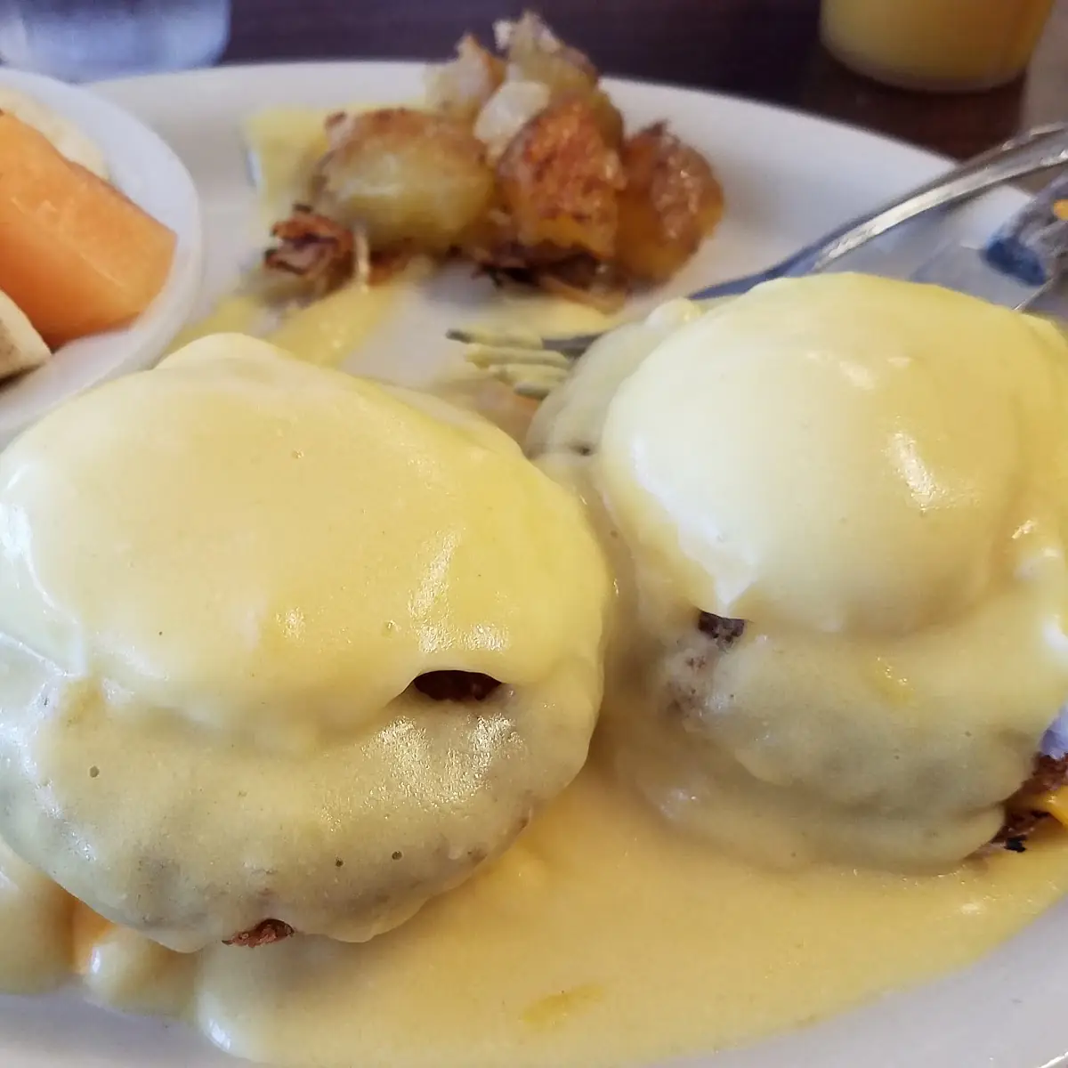 Crabcake Eggs Benedict