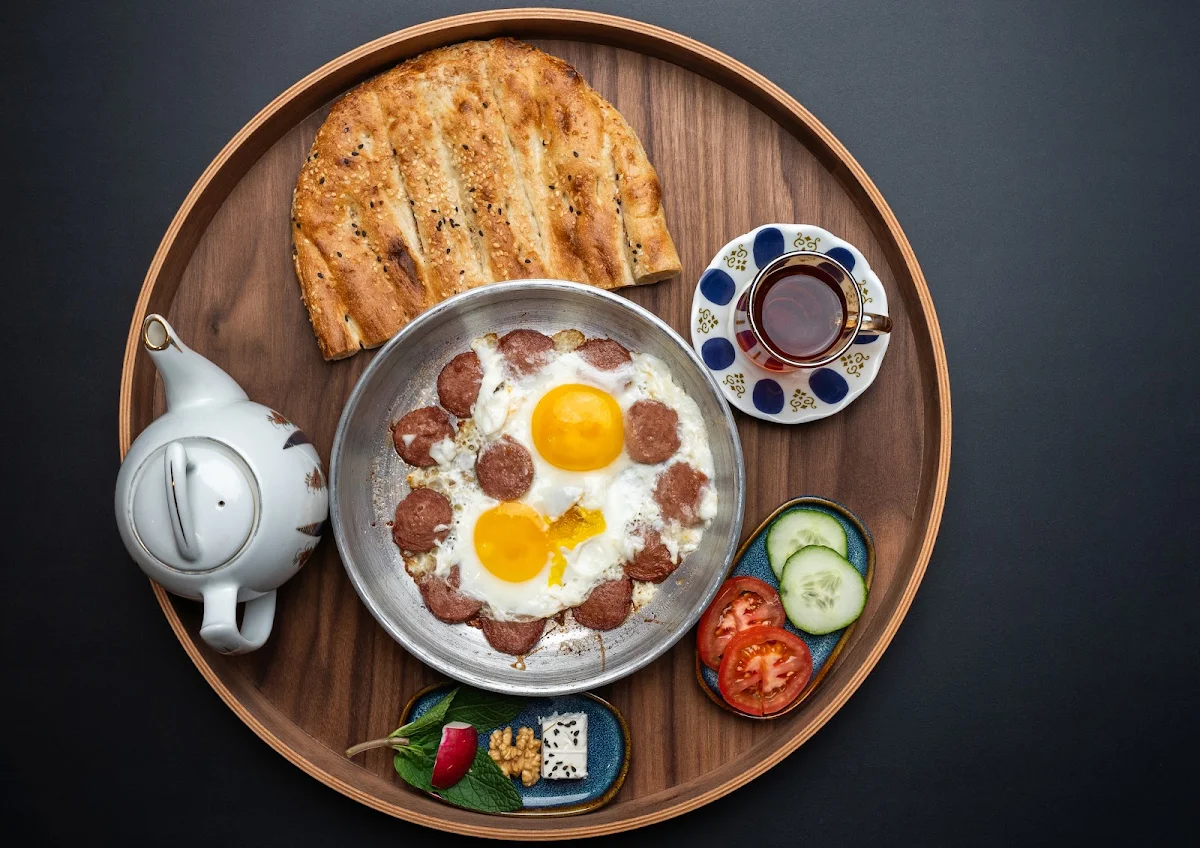 Fried Eggs Nimroo, Mr Dizi