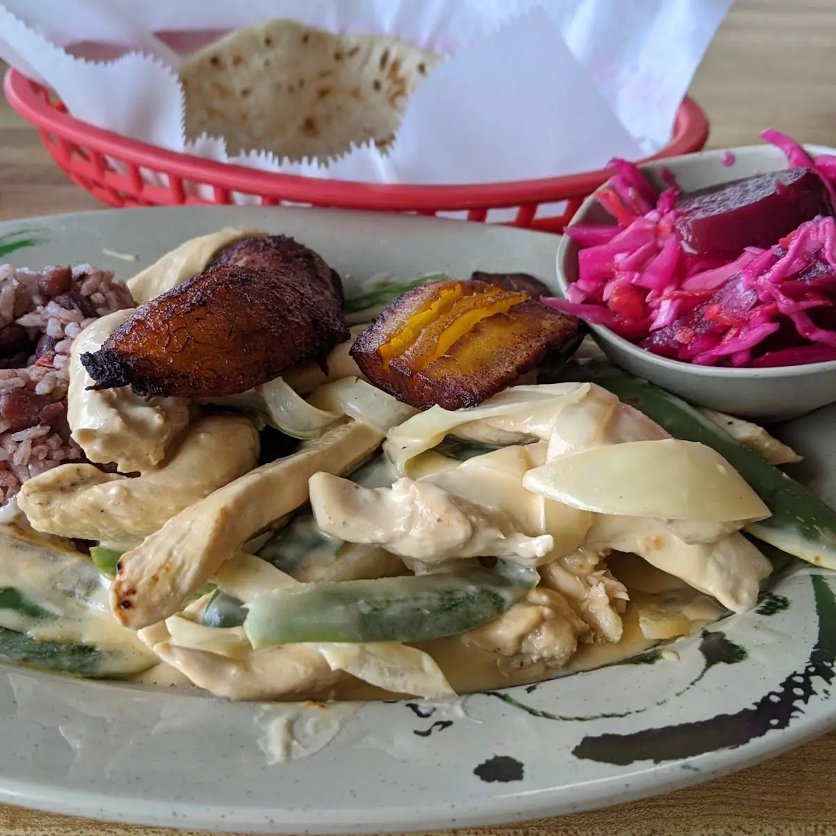Pollo En Salsa Jalapeña