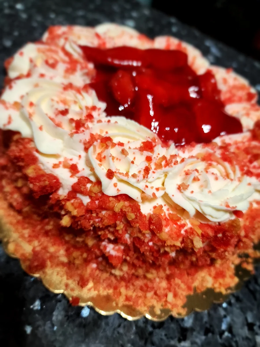 Strawberry Crunch Cake