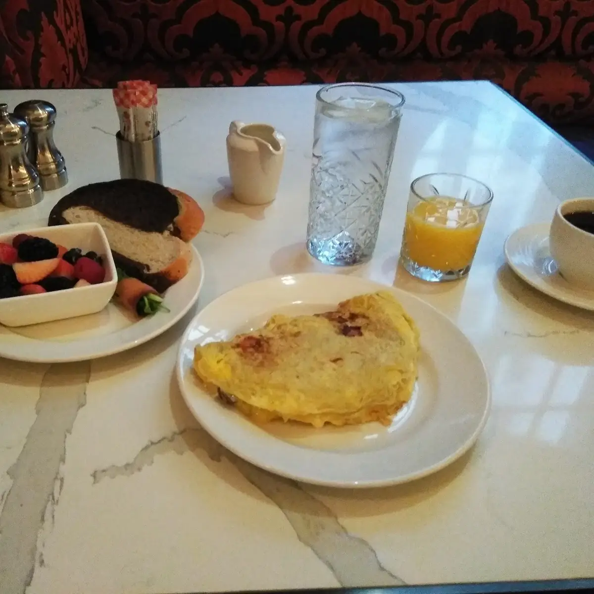 Western Omelette Fresh Berries