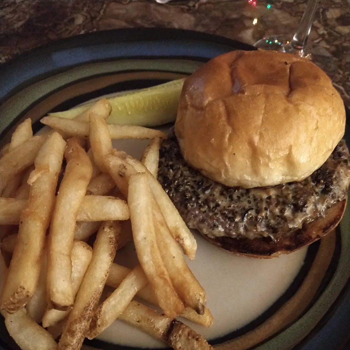 Burger Au Poivre