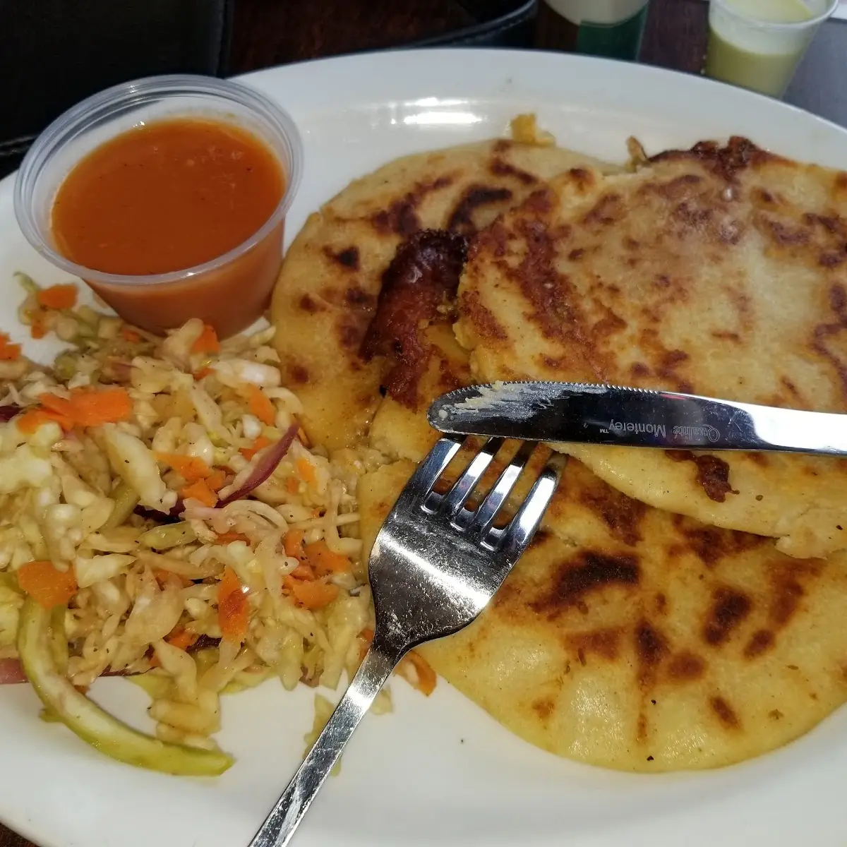 Pupusas Revueltas
