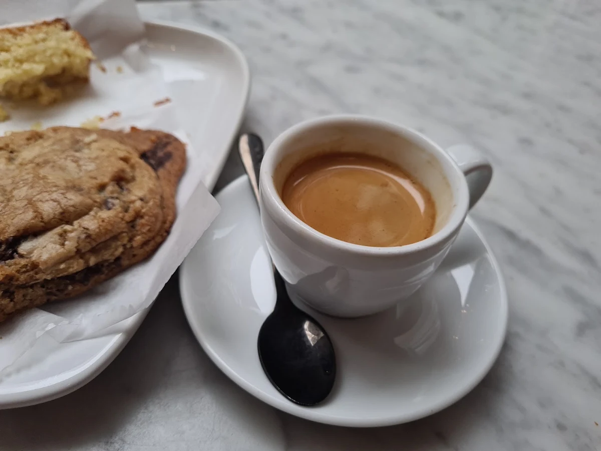 Oatmeal Cookie and Cappuccino