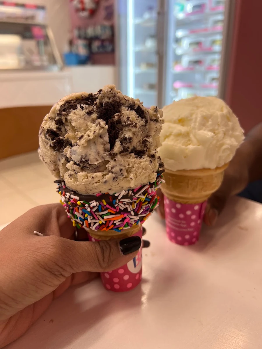 Cookie and Cream Scoop of Ice Cream, Baskin-Robbins