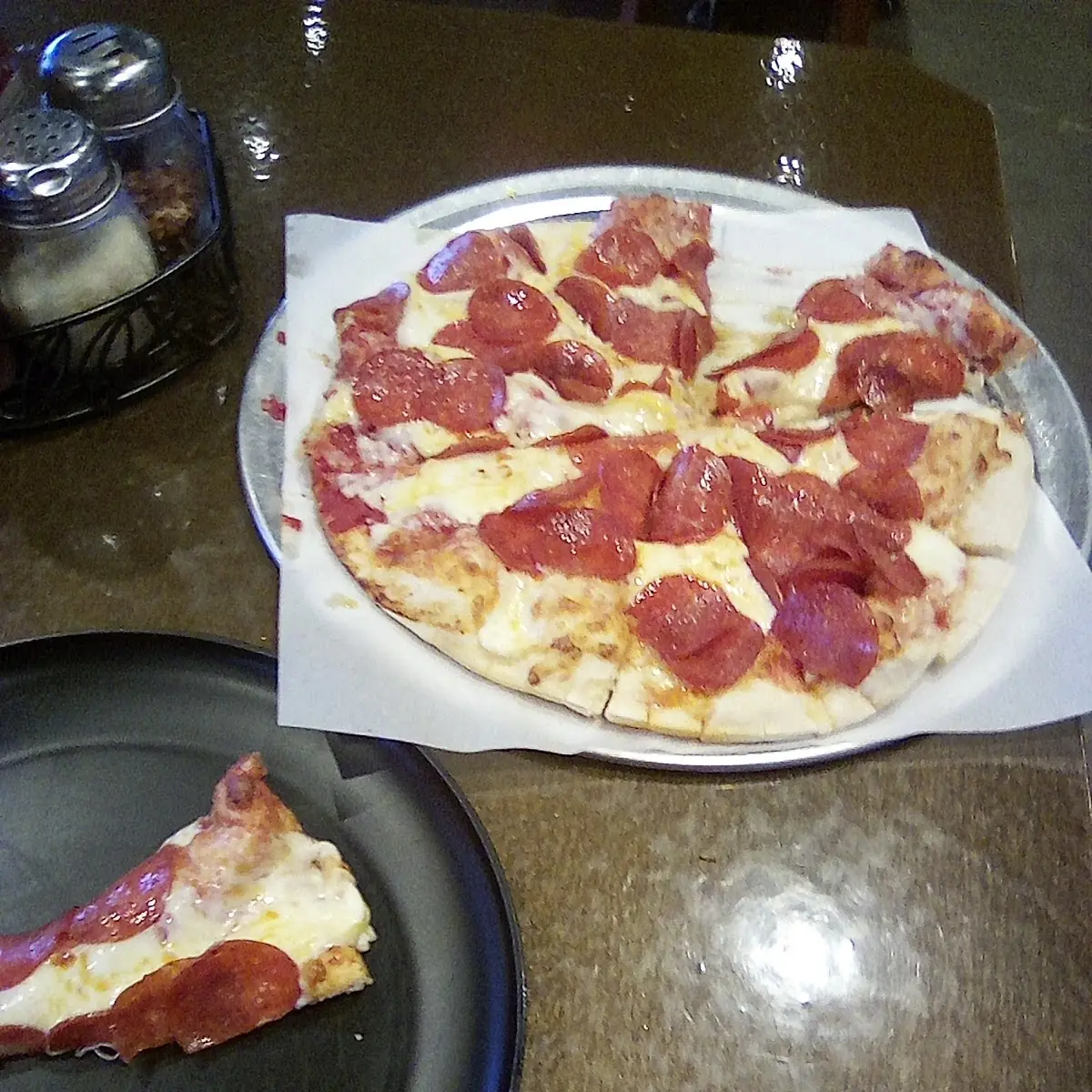 Medium Pepperoni Pizza