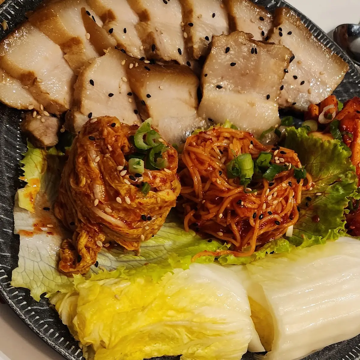 보쌈 Braised Pork Slices