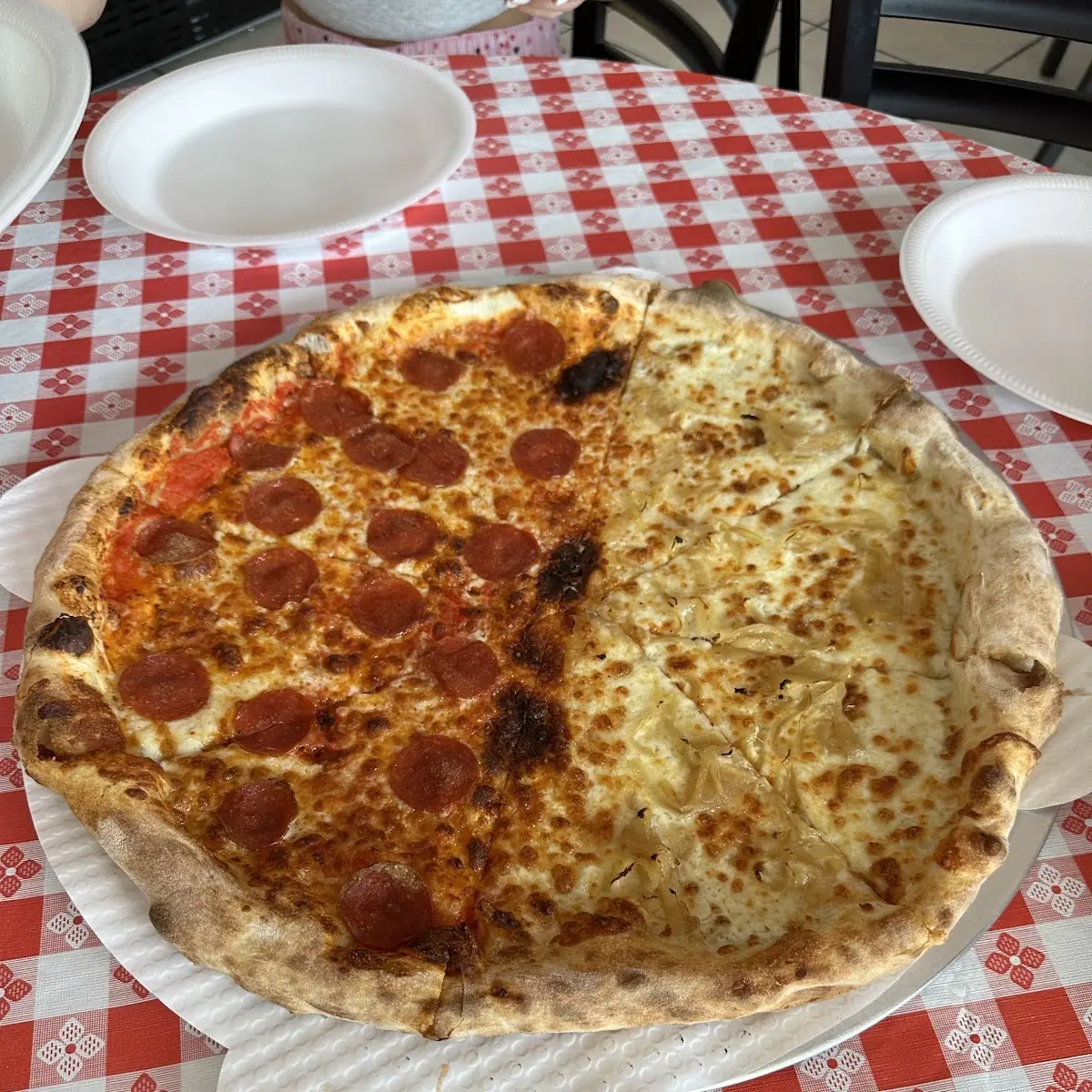 Half White Red Pizza