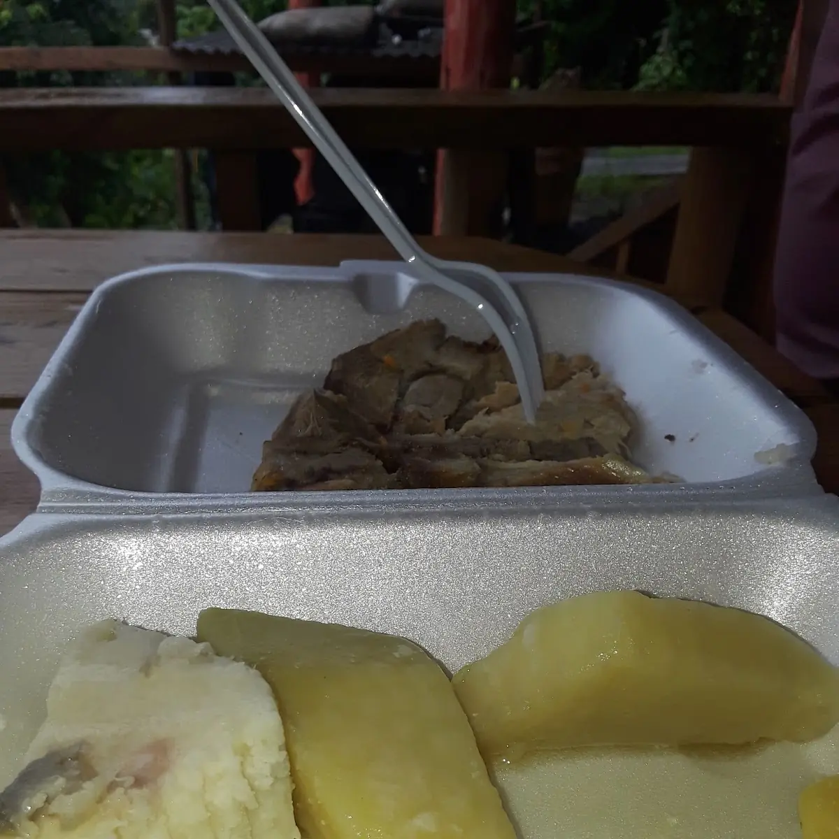Pana Y Ñame Con Lechon Asado