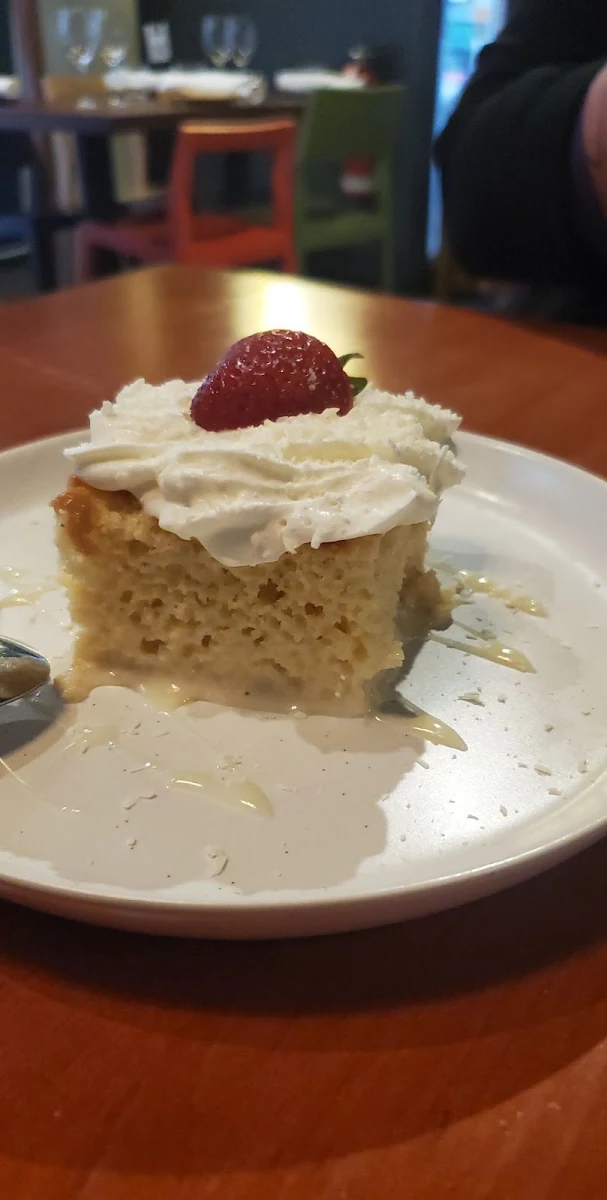 Tres Leches Cake - Bolo 3 Leites