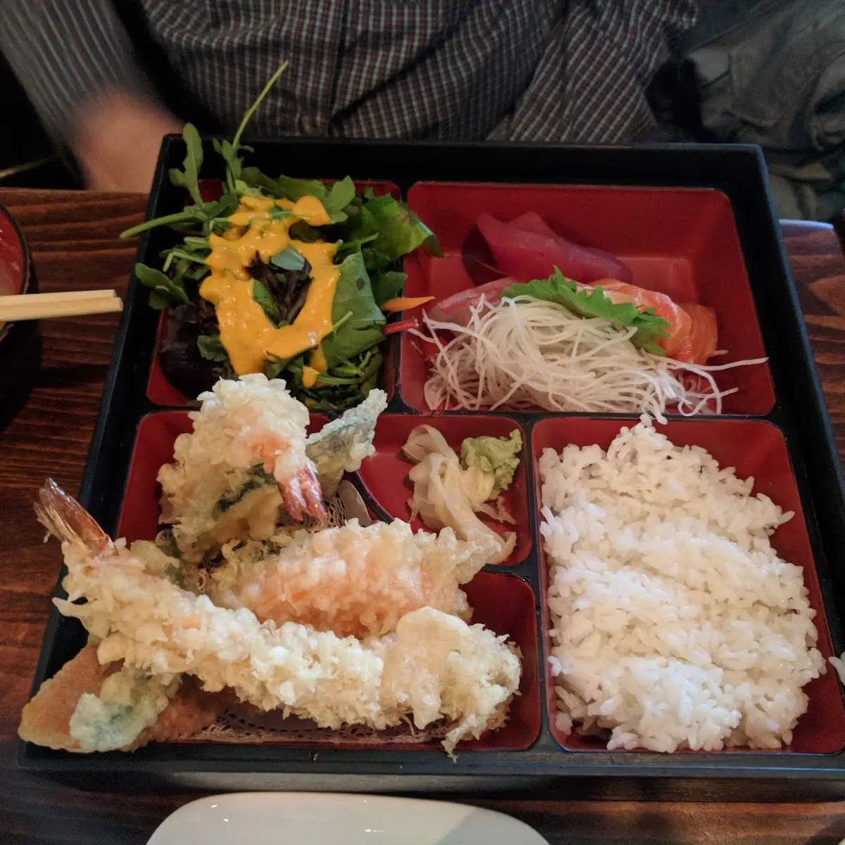Assorted Sashimi 12 Tempura & Organic Salad