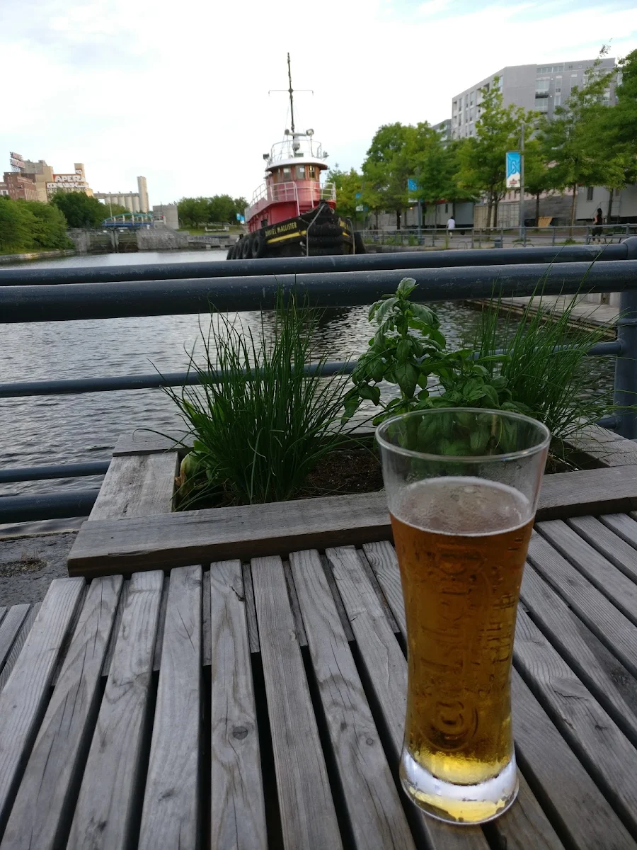 Beer, Marché des Éclusiers