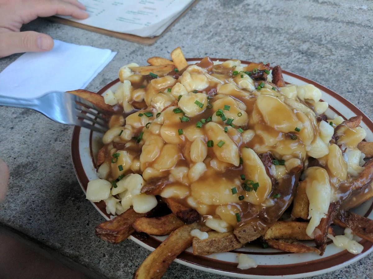 Poutine, Marché des Éclusiers