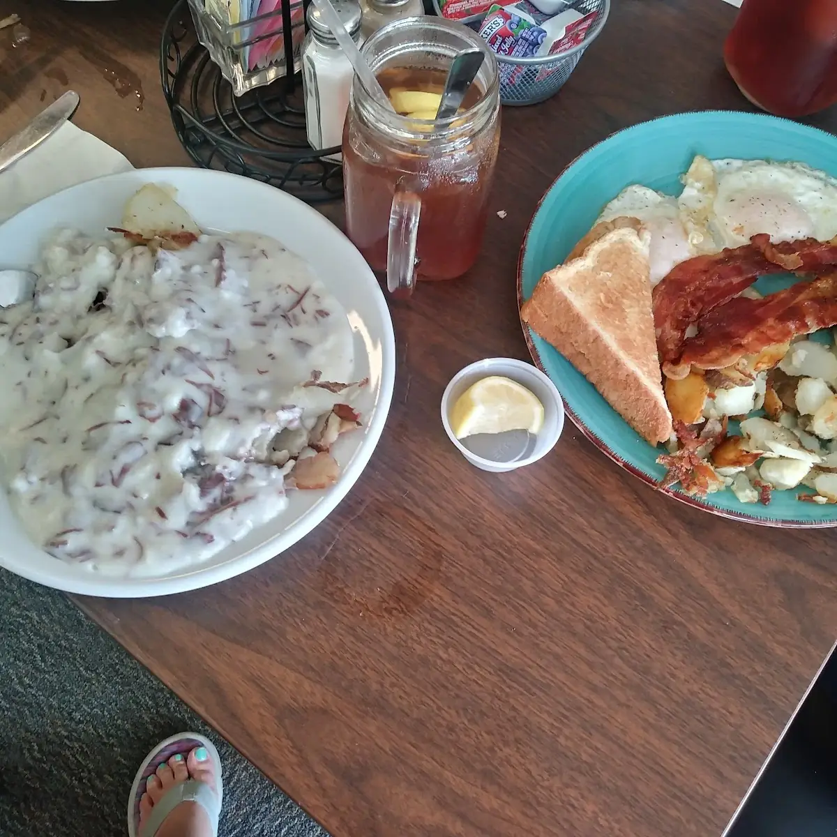 bacon and cream cheese bagel