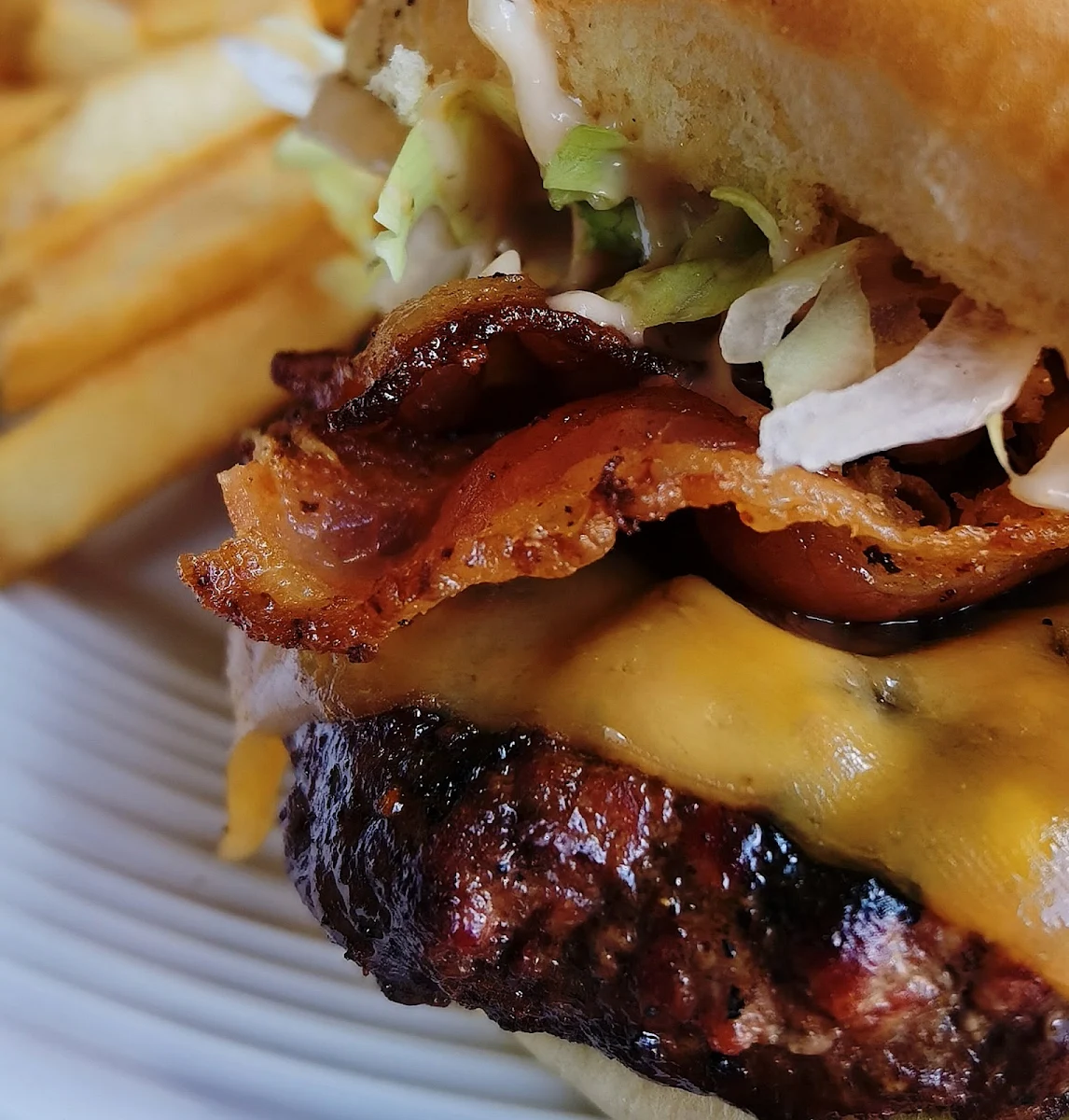 Cheeseburger with Fries