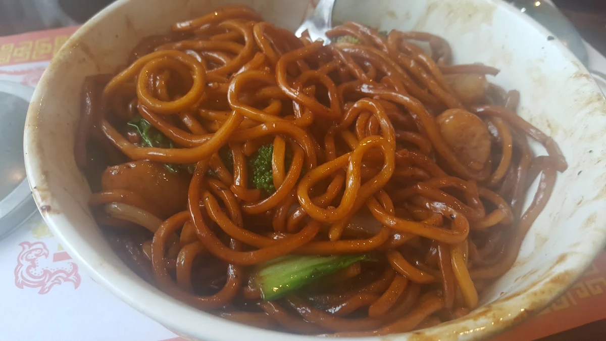 Roast Pork Lo Mein