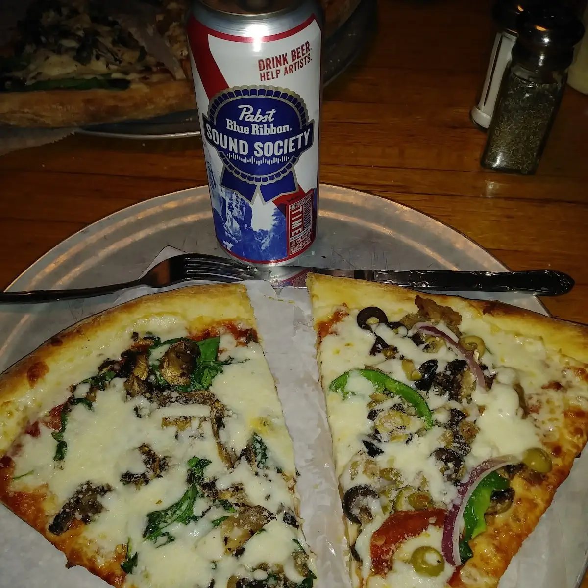 Spinach Mushroom Pizza and PBR