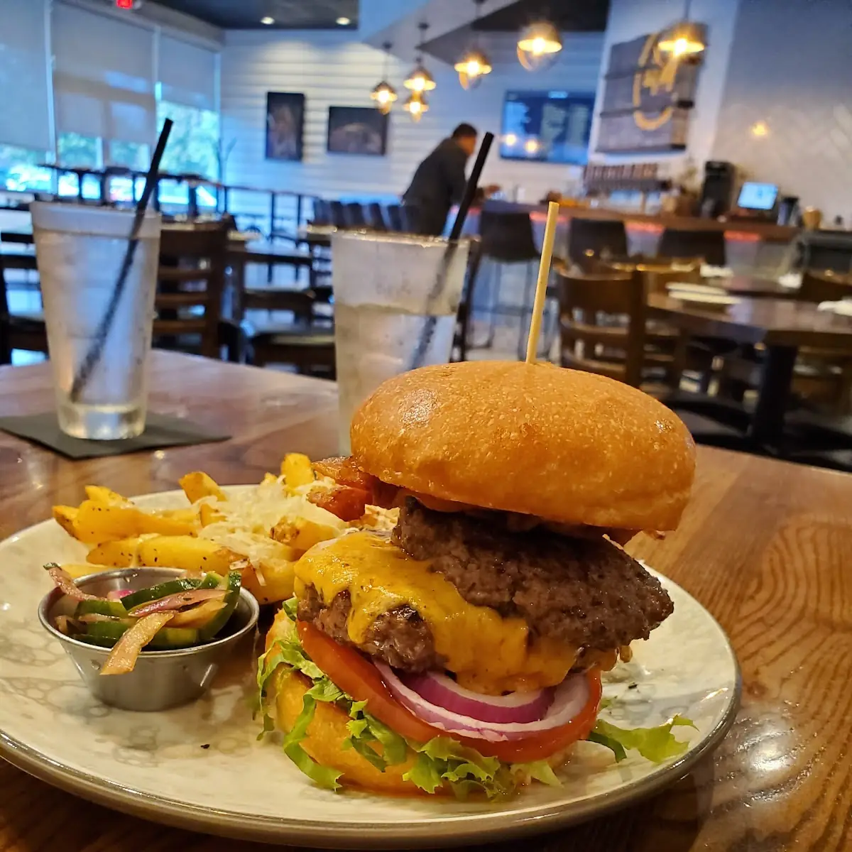 Side 44 Burger