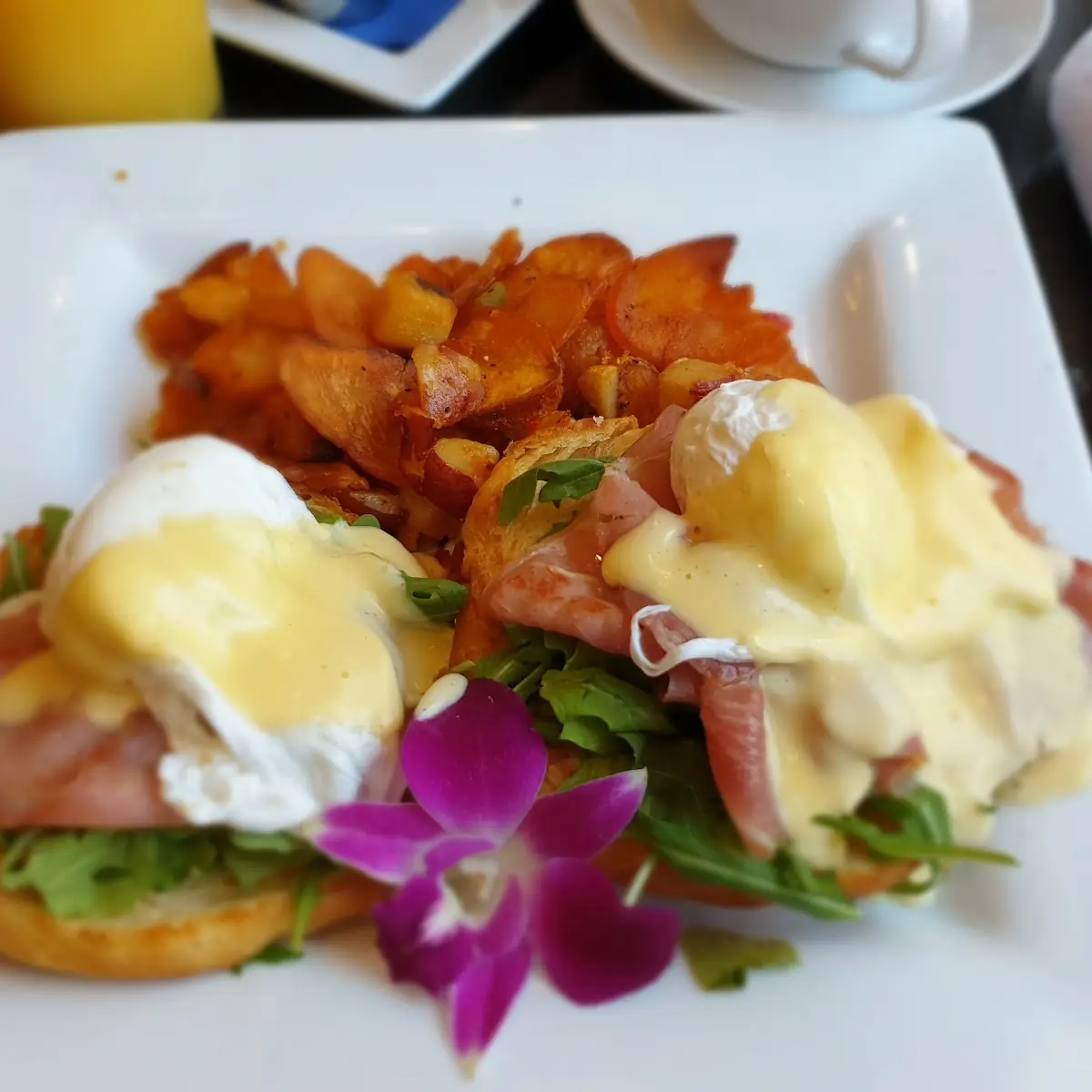 Eggs Benedict