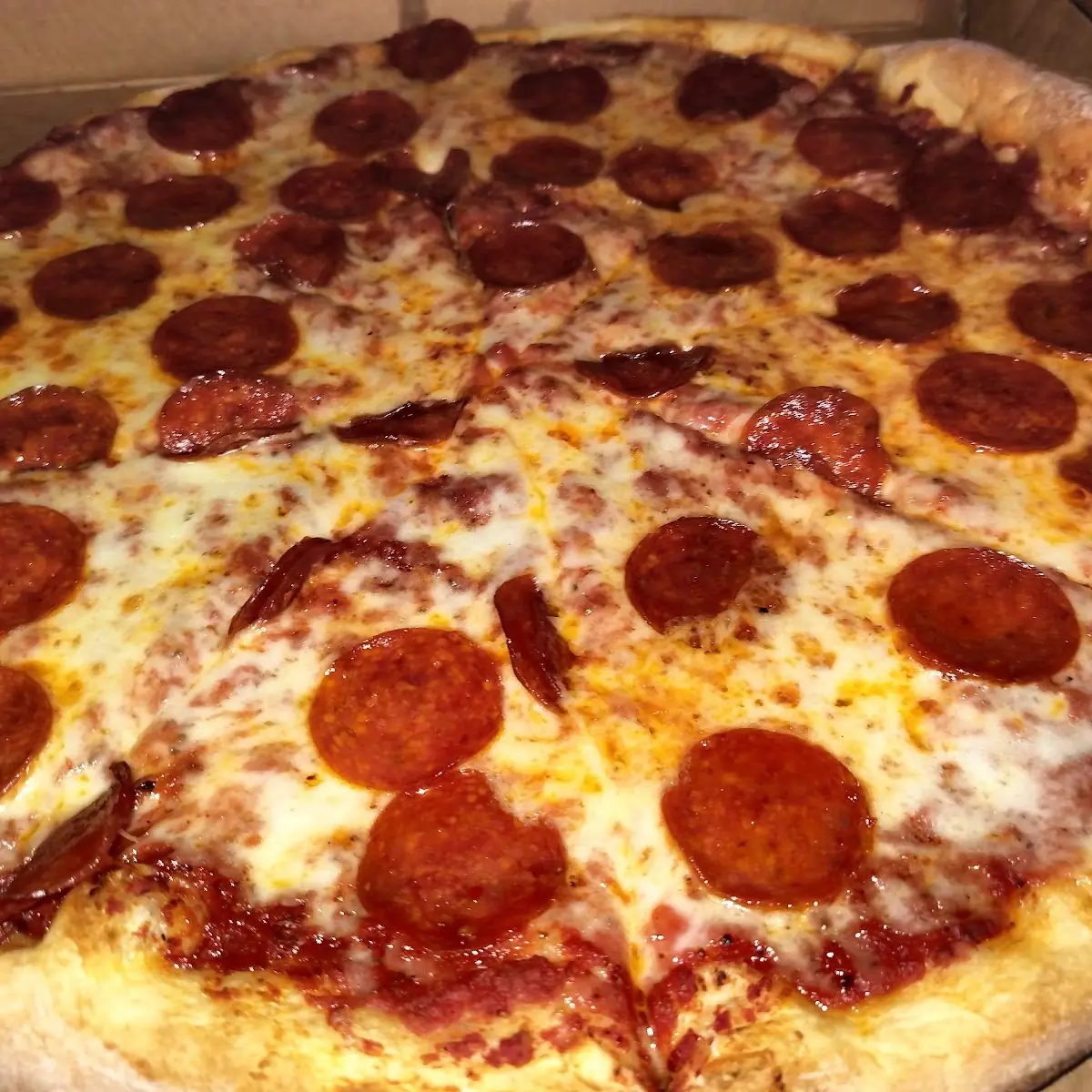 Large Pepperoni Pizza