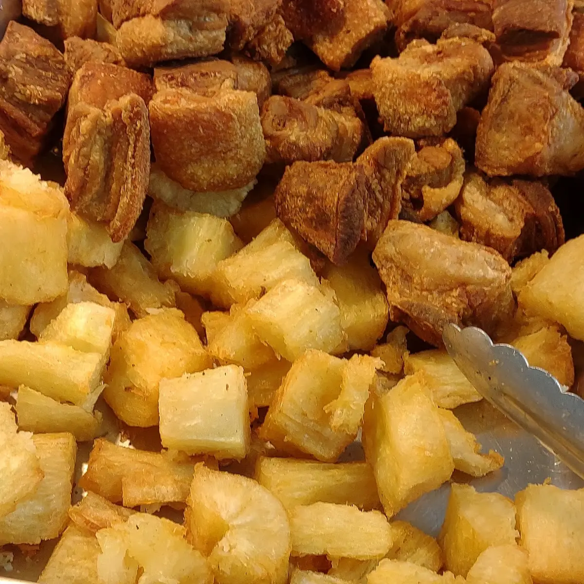 Yuca Frita Y Chicharrón
