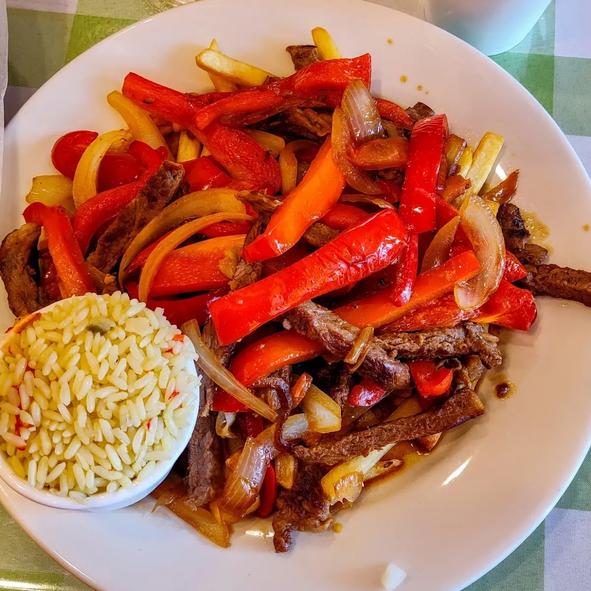 Lomo Saltado De Carne