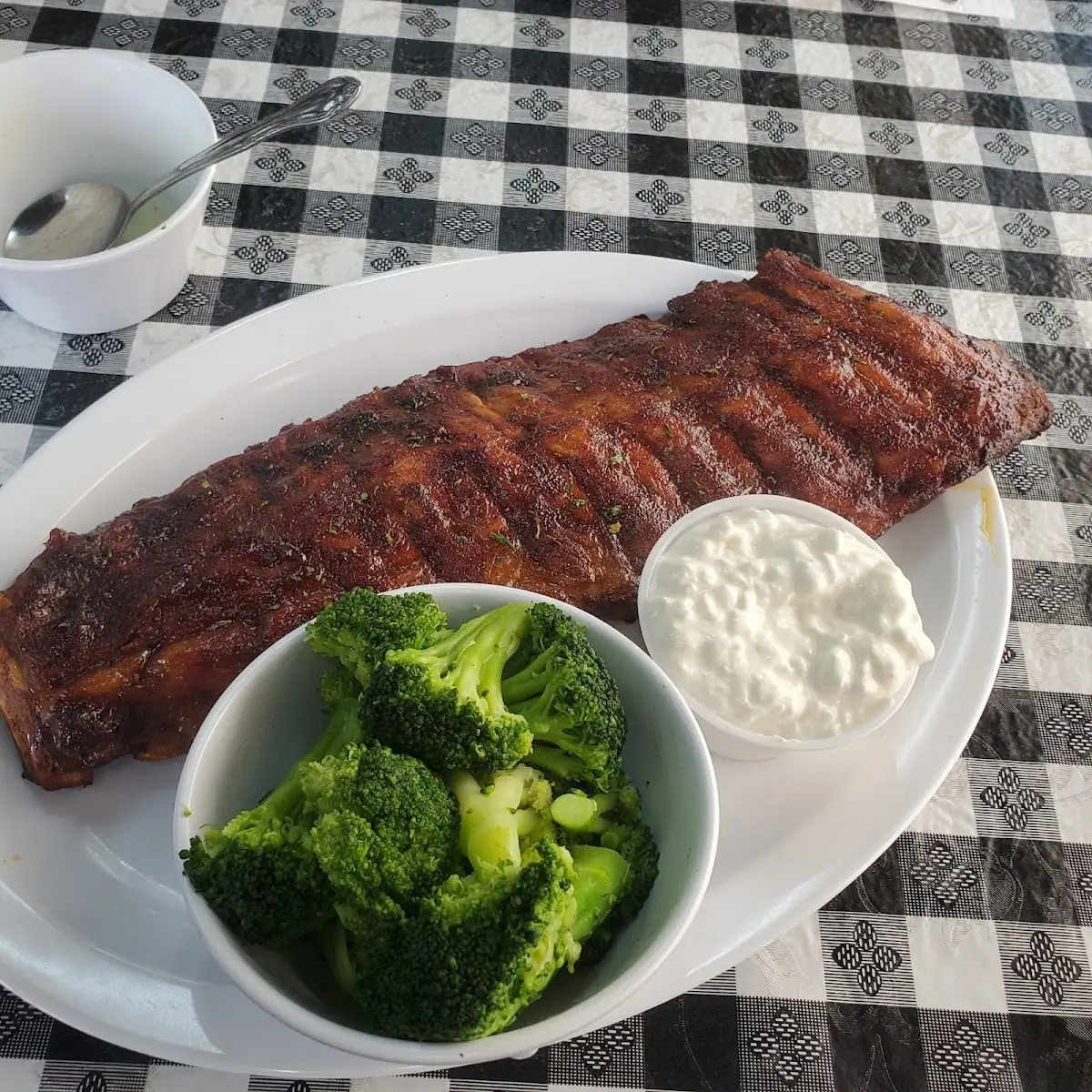 BBQ Ribs and Broccoli