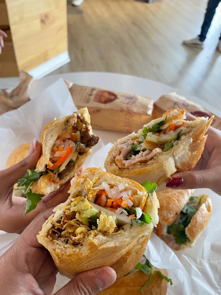 Banh MI Chay