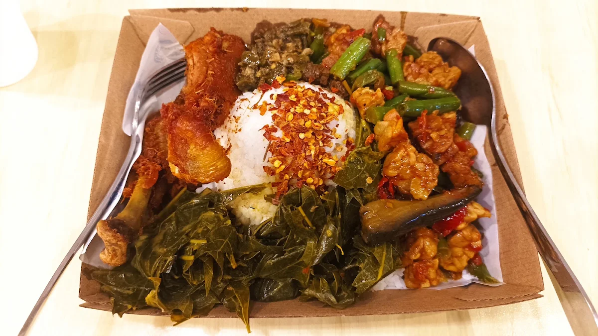 Rendang and Chicken, Tambo Ciek