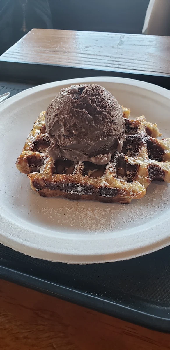 Gelato & Waffle