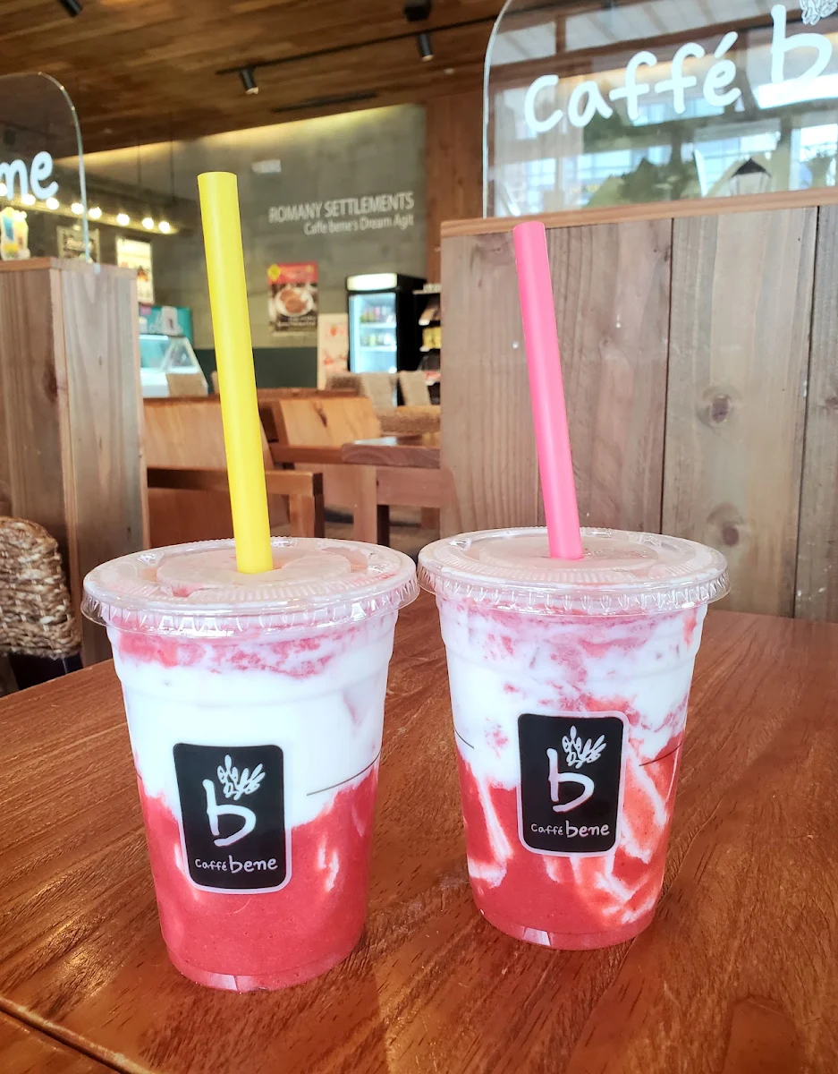 Strawberry Milk Latte