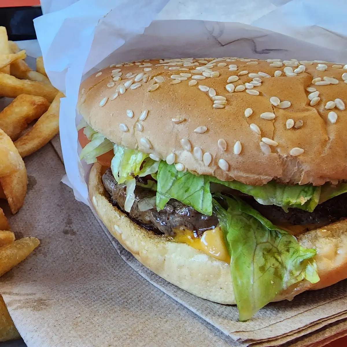Deluxe Cheeseburger Combo