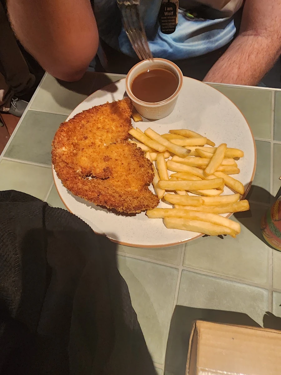 Chicken Schnitzel with Gravy, Hotel Royal Torrensville