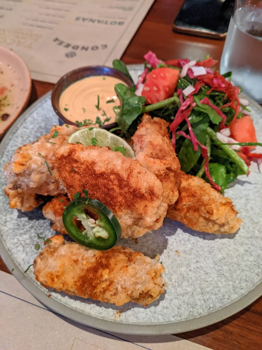 Crispy Fried Chicken Wings, Hotel Royal Torrensville