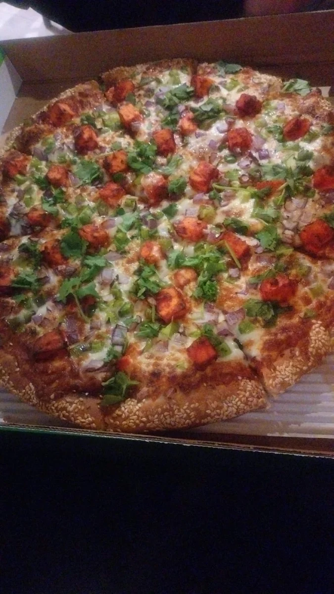 Tandoori Paneer Pizza